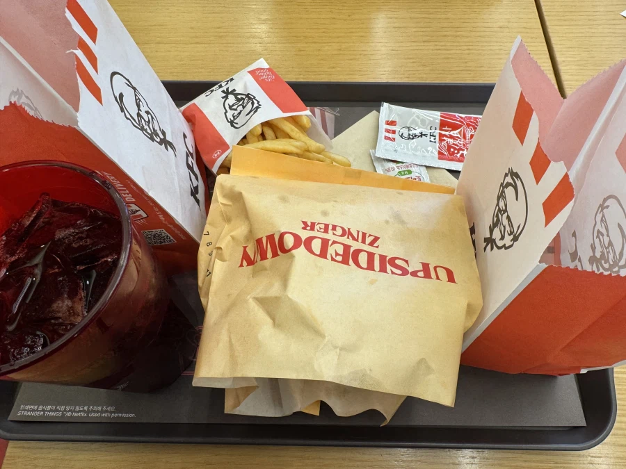 KFC 업사이드다운 징거버거~~~_1.webp