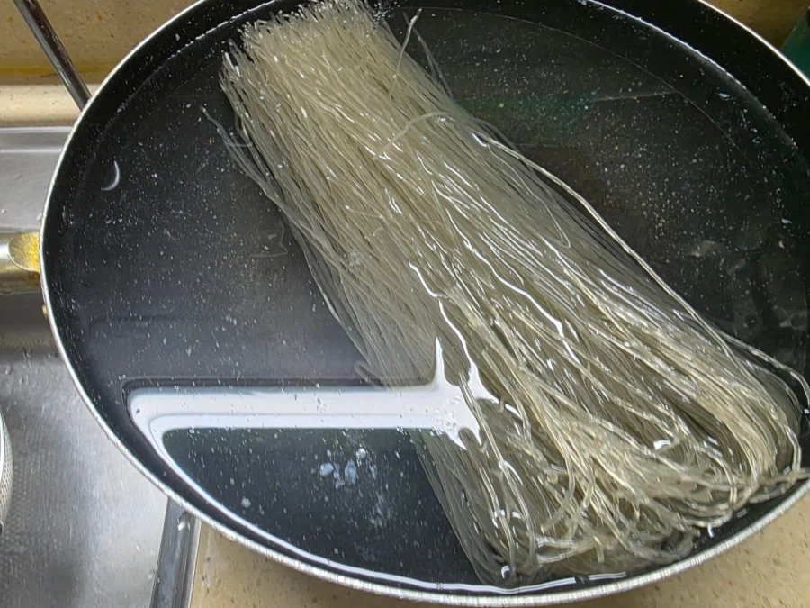 직장에서 3천원씩 걷어서 해먹는 점심 라갈비탕_9.webp