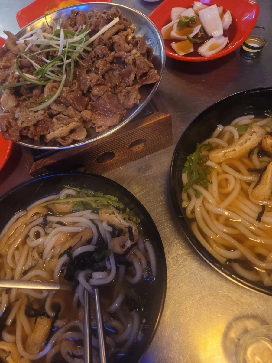 야밤에 포차에서 우동_1.webp