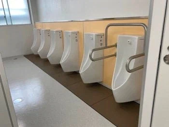 남자 화장실vs 여자 화장실_1.webp