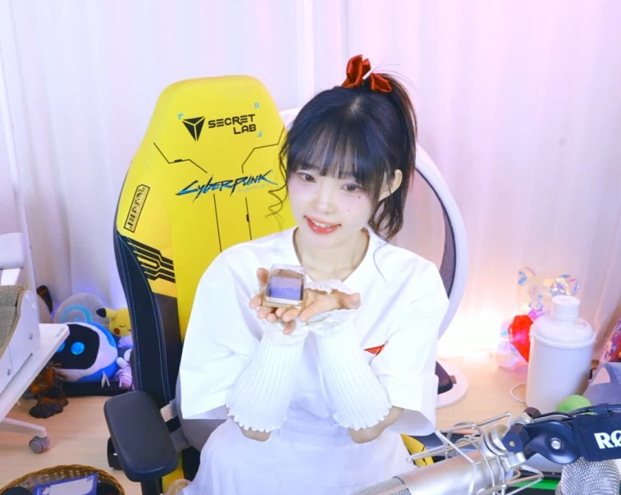 새봄TV] 좀비검열관 게임+T1vs한화전 같이보기+롤_1.webp