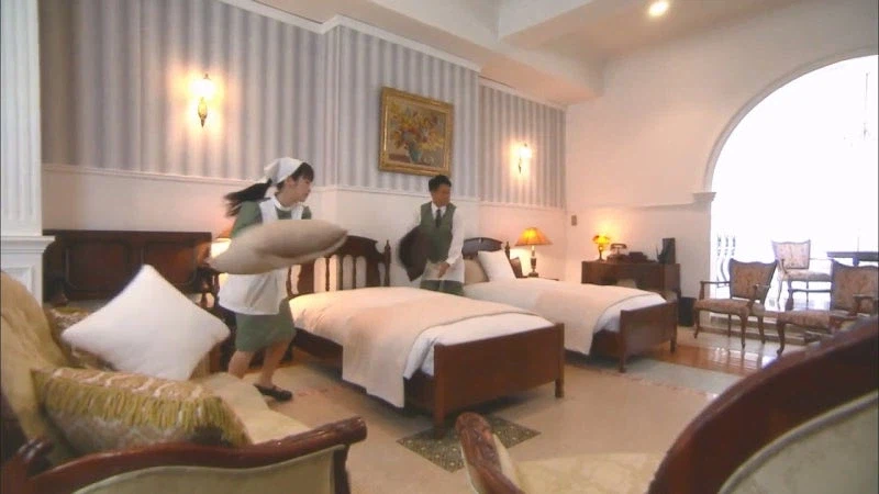 호텔직원 : ㅅㅂ년아 그만하라고!!!!!!!!_19.webp