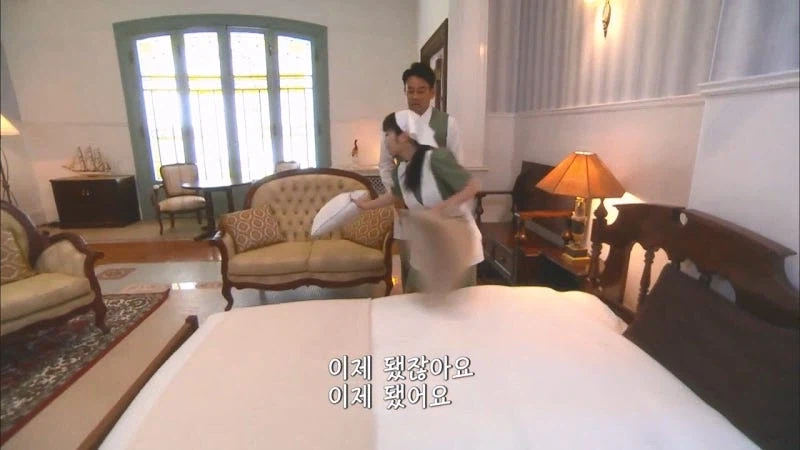 호텔직원 : ㅅㅂ년아 그만하라고!!!!!!!!_29.webp