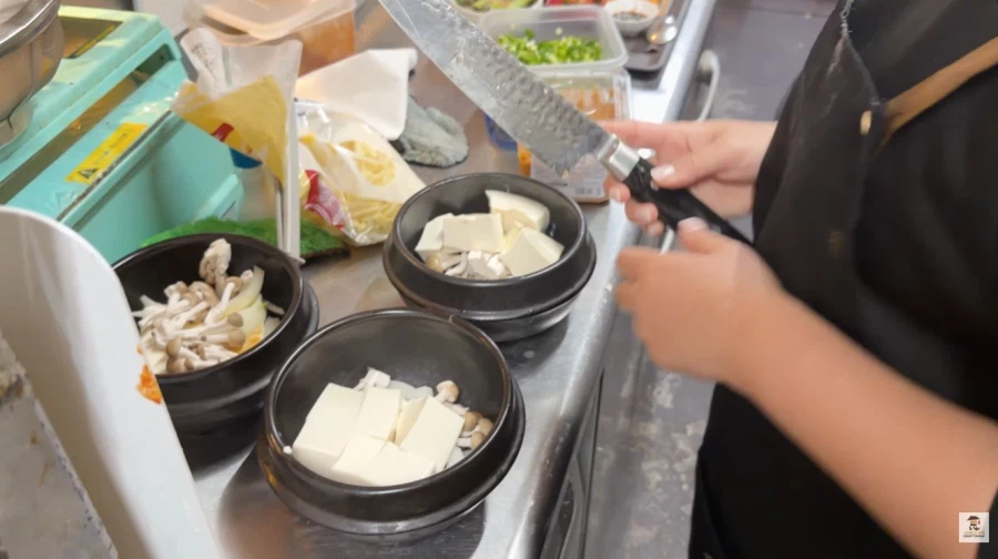 24세 여사장이 일본서 운영 하는 한식 다이닝_45.webp