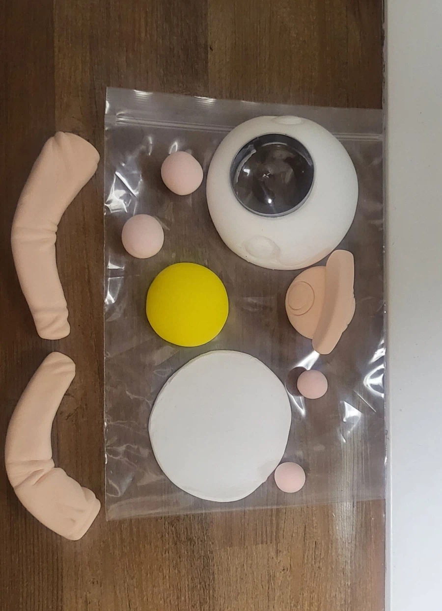 클레이로 만든 달걀 로봇_2.webp