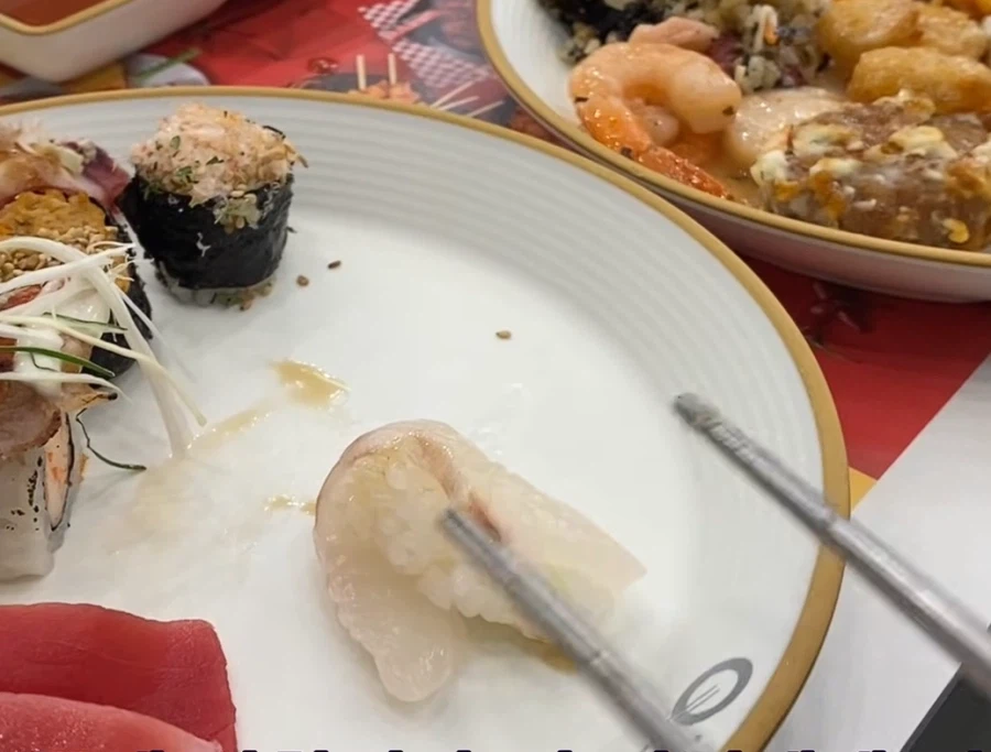 어느 유튜버의 독특한 쿠우쿠우 리뷰_9.webp