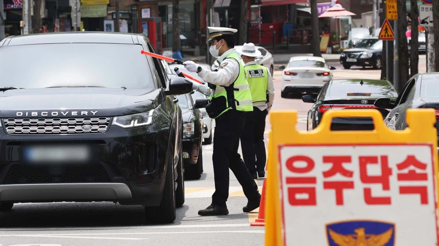 경찰에게 본능적으로 "왜요?" 라고 묻게 되는 순간_1.webp