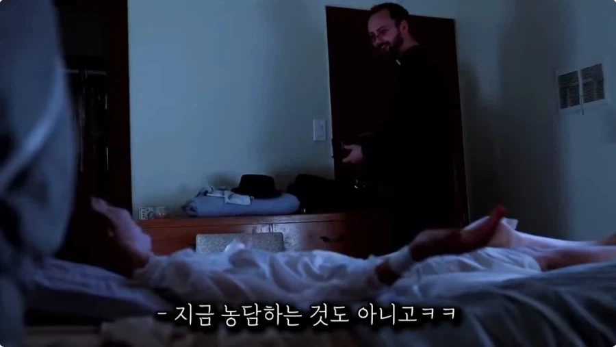 수 많은 악마를 퇴치한 베테랑 신부.JPG_9.webp