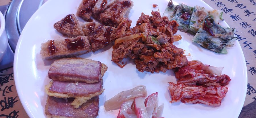 둘둘치킨과 어째선지 오른쪽으로 간 평범한 한식뷔페_4.jpg