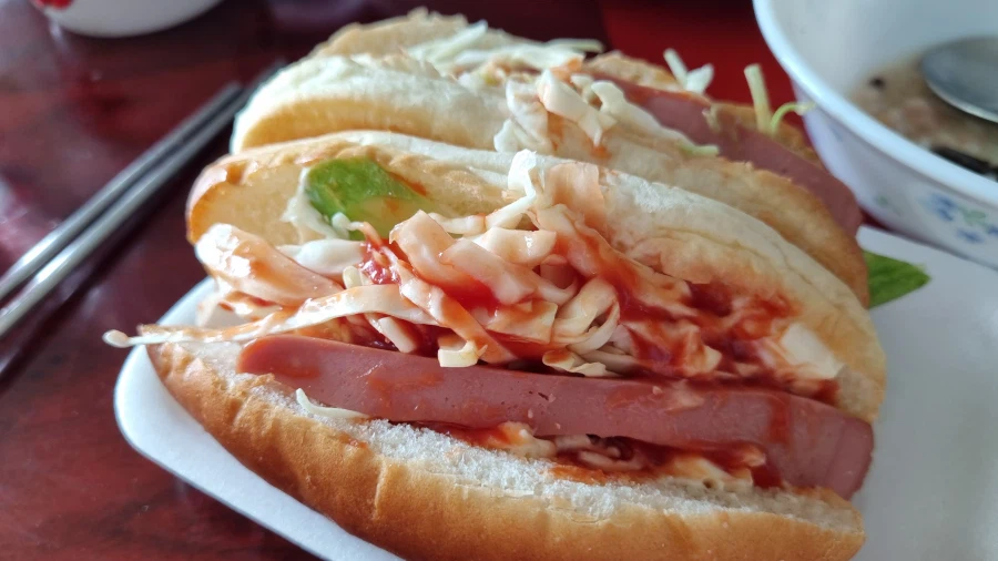 시장 사라다빵_1.webp