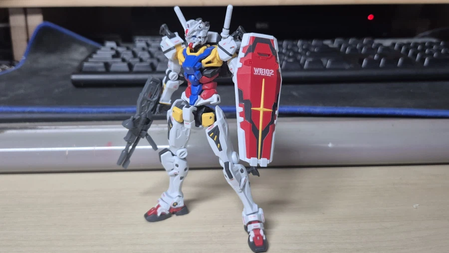 최근 만든 건프라 하얀건담 입니다._3.webp