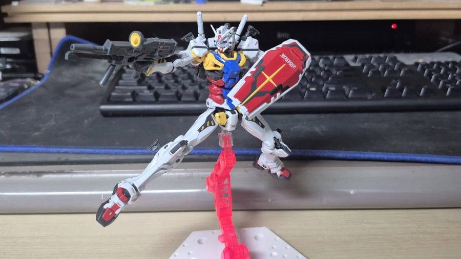 최근 만든 건프라 하얀건담 입니다._4.webp