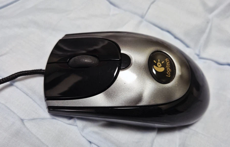 마우스) 옛날 마우스는 크기에 비해 무겁지만_1.webp