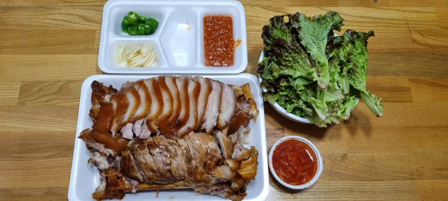 뒷다리 족발_1.webp