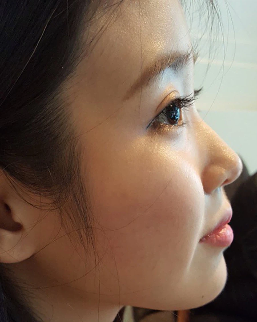 니들 매거진 인스타그램(2016년 그 시절 아이유)_17.webp