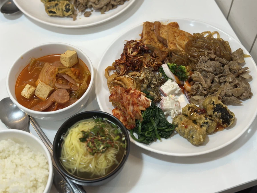 점심은 함바집_2.webp