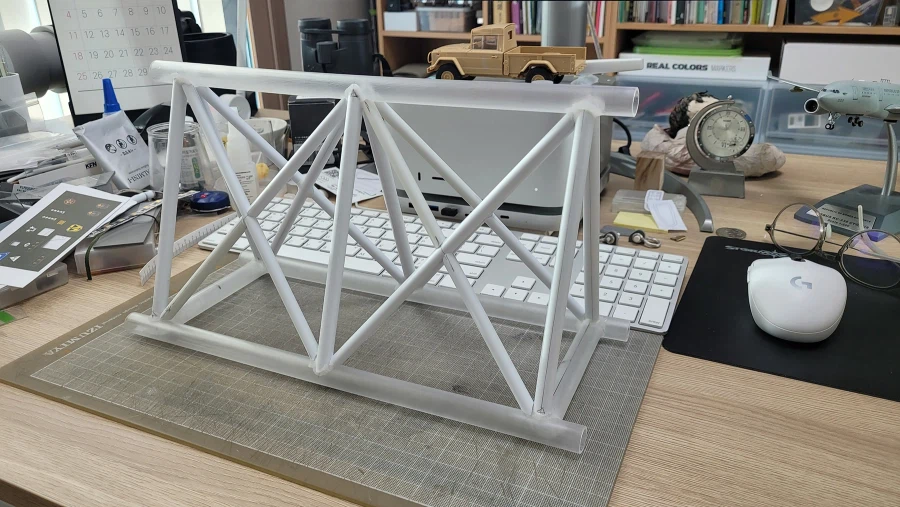 바리케이드 1/6_4.webp