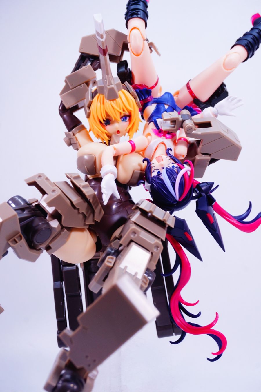 [코토부키야] FA 걸 카구츠치・갑 조합 사진 + 가슴 가동 영상_20.jpg