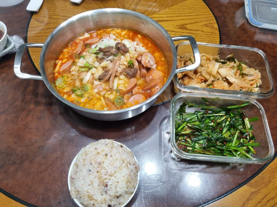 시골촌놈이 만든+ 부대찌개 + 밥_4.webp