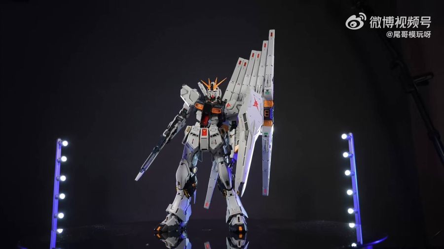 PG 언리쉬드 뉴 건담 + 메탈 스트럭처 소체 나열_1.jpg