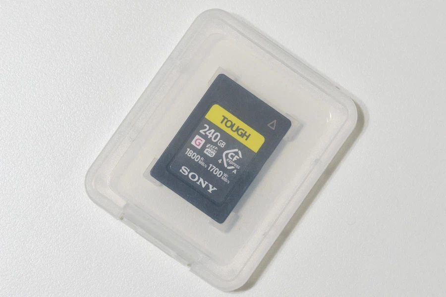 하루를 믿고 맡길 수 있는 메모리 카드, 소니 터프 CEA-G240T_3.webp
