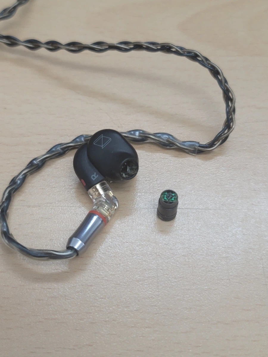 이어폰) 시-발_1.webp