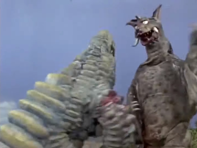 [초대 울트라맨] 괴수들의 삼파전_23.jpg