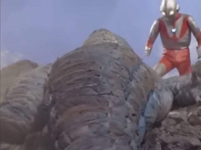 [초대 울트라맨] 괴수들의 삼파전_49.jpg