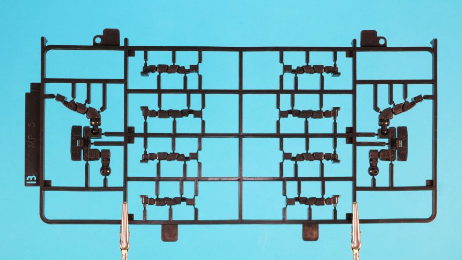 PG 언리쉬드 뉴 건담 런너 사진_4.jpg