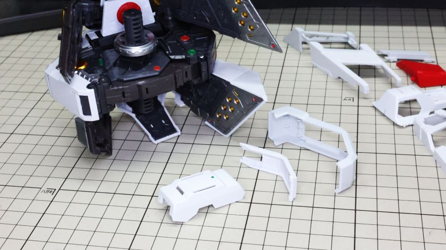 PG 언리쉬드 뉴 건담 장갑 & 무장 조립 과정 사진 (스크롤 주의)_26.jpg