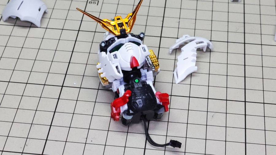 PG 언리쉬드 뉴 건담 장갑 & 무장 조립 과정 사진 (스크롤 주의)_59.jpg