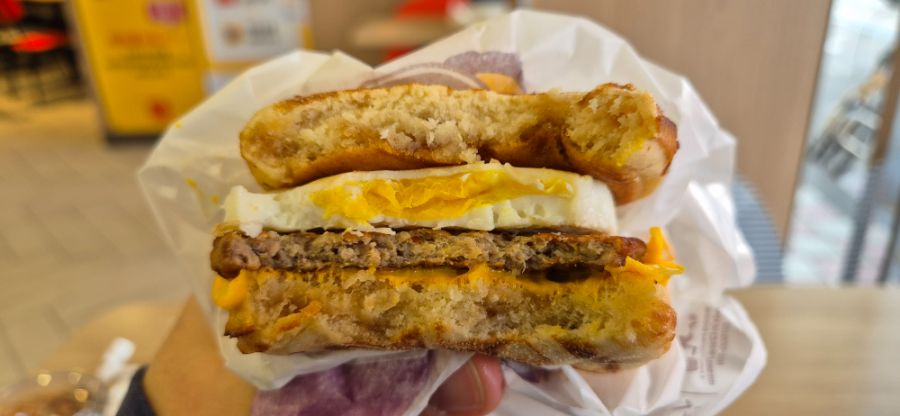 맥도날드에서 소시지 에그 맥그리들 세트 + 핫케이크를 먹어봤습니다._4.jpg