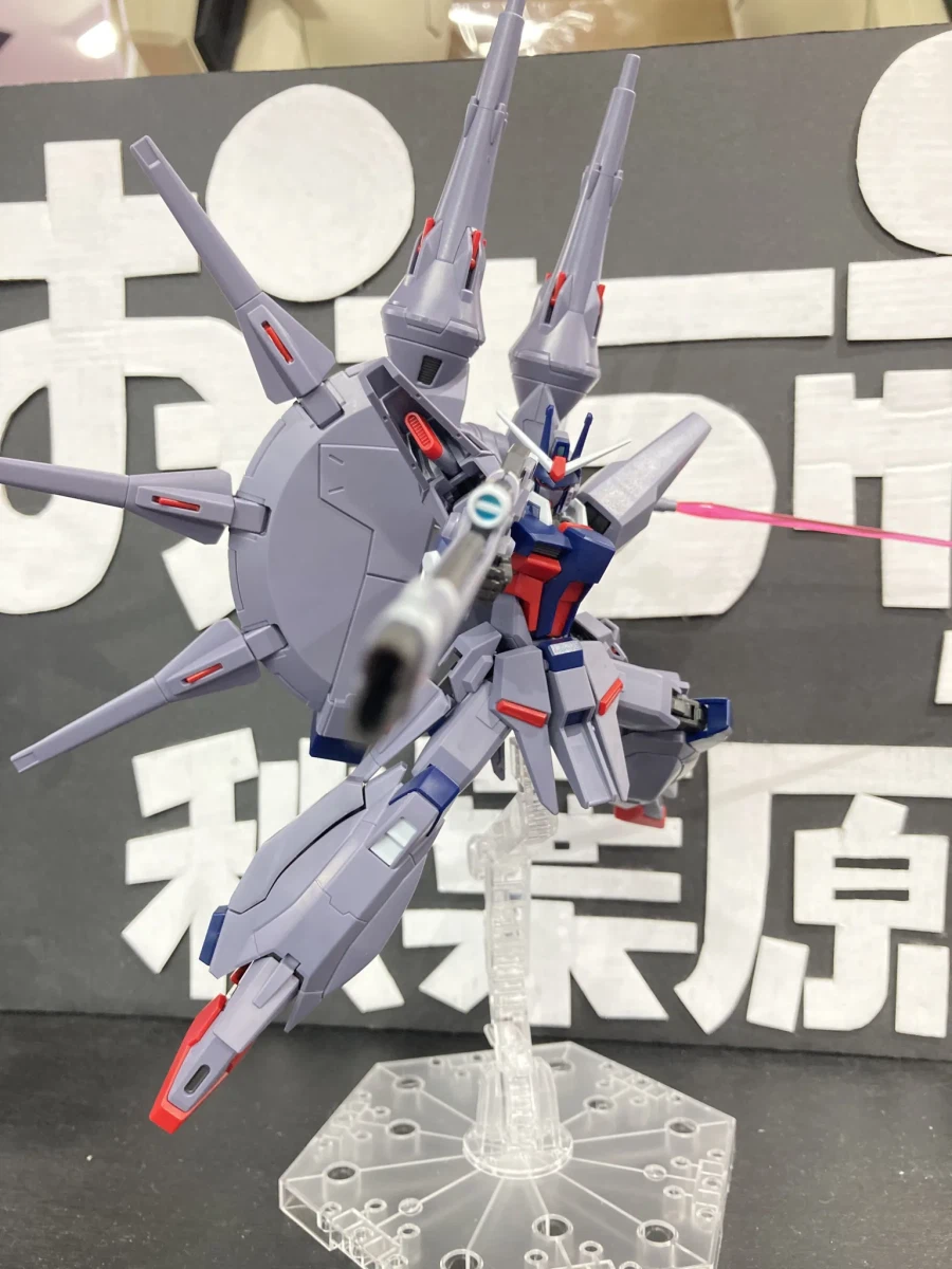 [반다이] HGCE 1/144 레전드 건담. 신판과 구판 비교 해외 리뷰_35.webp