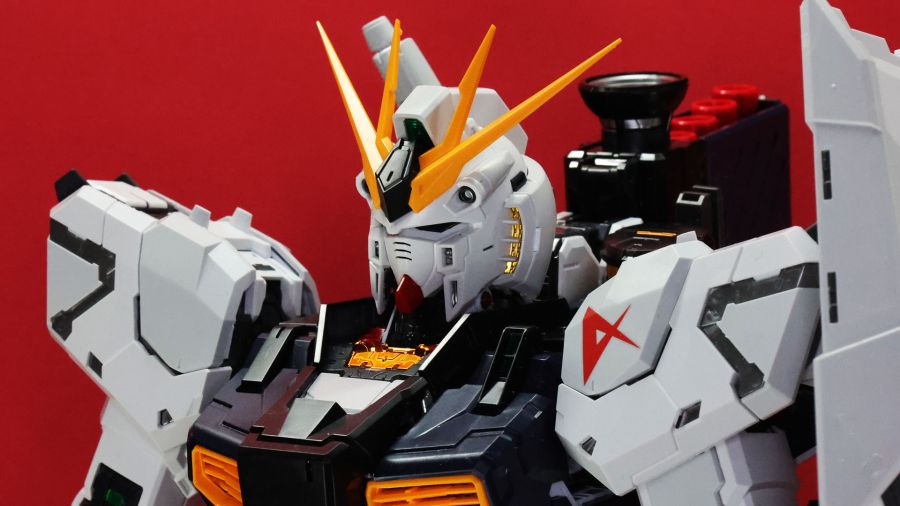 PG 언리쉬드 뉴 건담 롤아웃 포징 사진_15.jpg