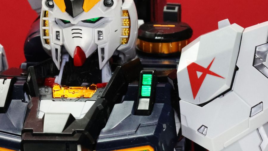 PG 언리쉬드 뉴 건담 롤아웃 포징 사진_36.jpg