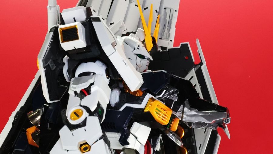 PG 언리쉬드 뉴 건담 롤아웃 포징 사진_92.jpg