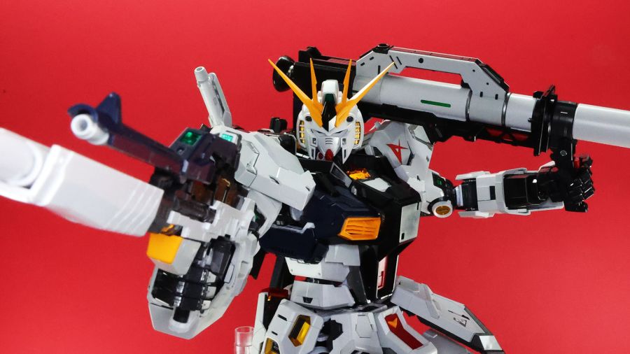 PG 언리쉬드 뉴 건담 롤아웃 포징 사진_102.jpg