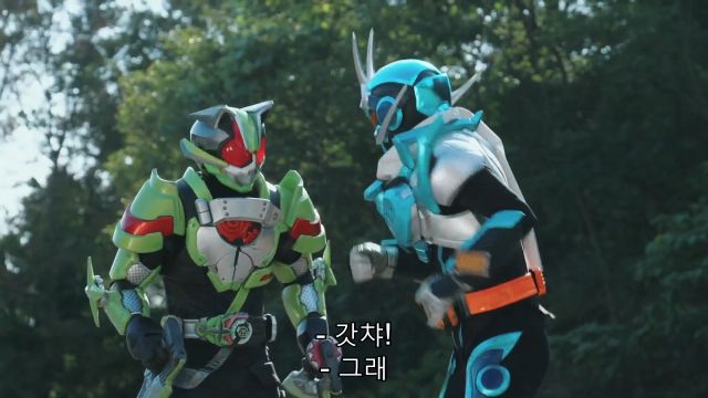 [가면라이더 갓챠드 & 기츠] 바보들의 행진_17.jpg