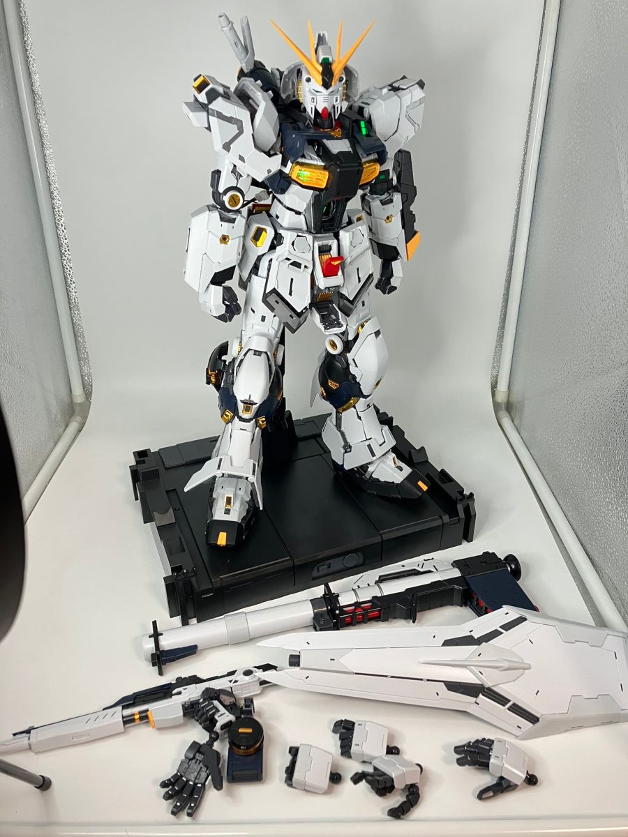 PG 언리쉬드 뉴 건담 본체 가조립 사진_23.jpg