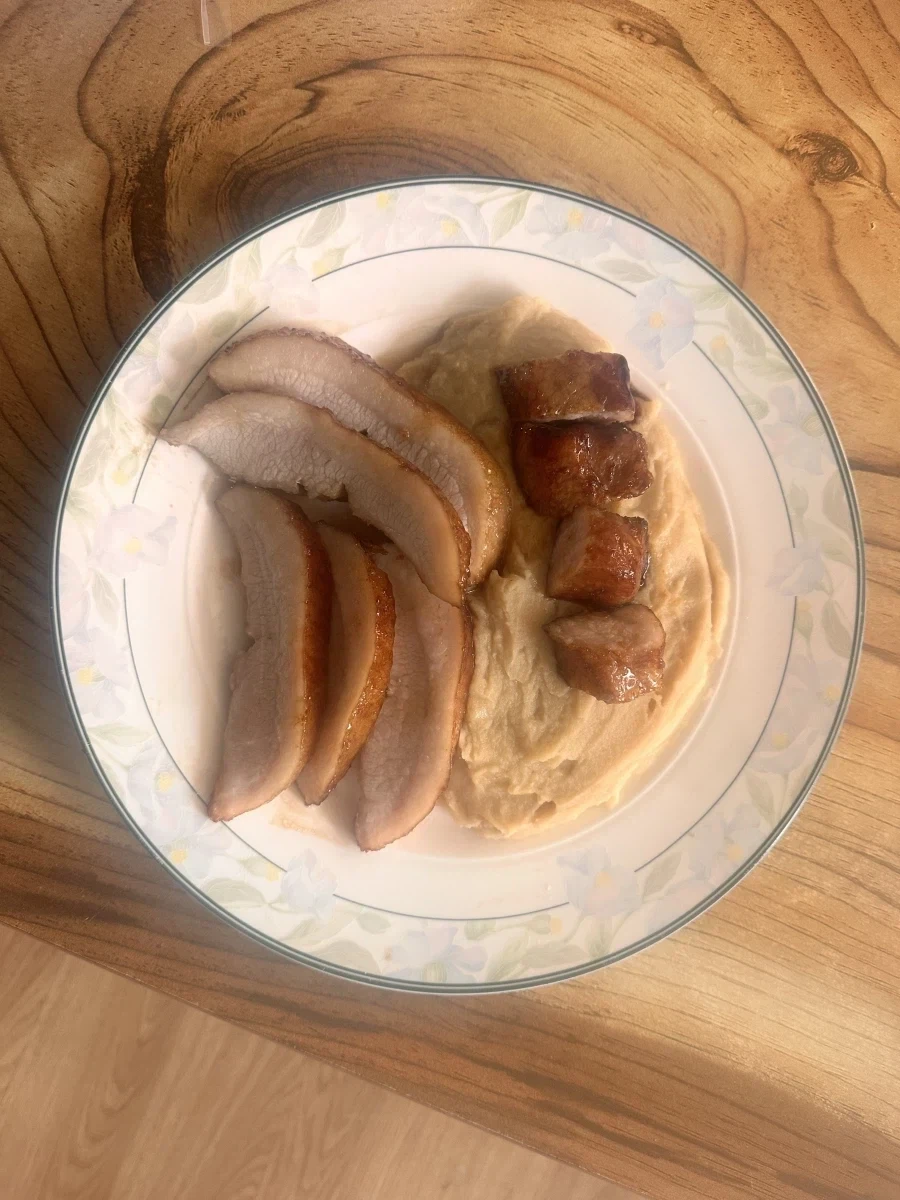 항정살 조림 + 매쉬드포테이토_1.webp