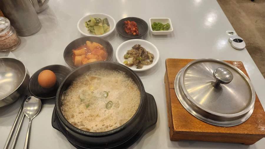 아침은 황태 해장국이었습니다._1.webp