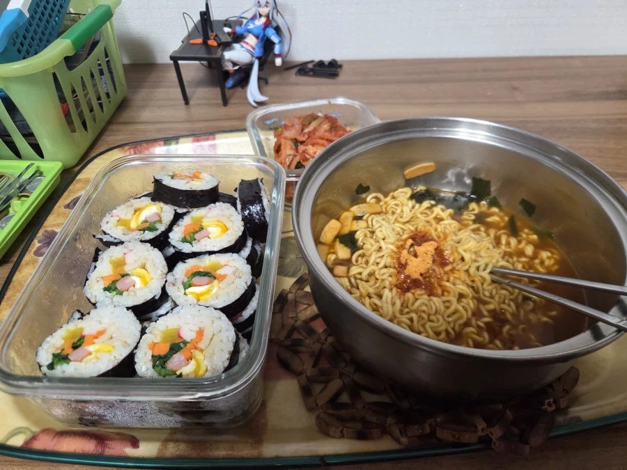 돼억시니) 김밥 라면 야식세트_1.webp