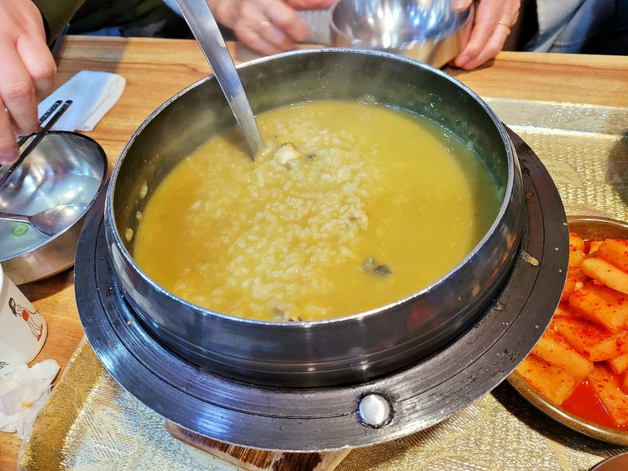 부산 기장 큰손할매 모듬해물이랑 전복죽_2.webp