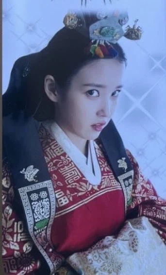 '21세기 대군부인' 혼례복 사진_2.webp