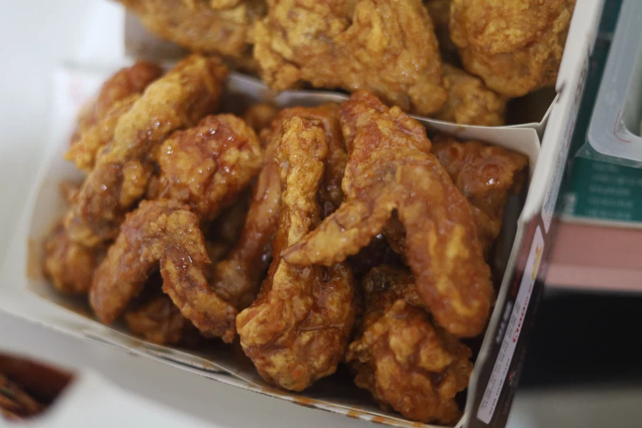 호식이두마리치킨(간장, 양념)_3.webp