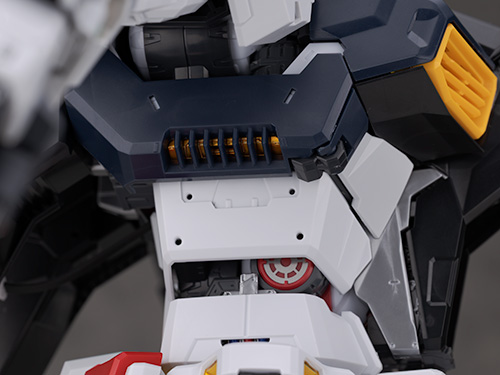 PG 언리쉬드 뉴 건담 해외 리뷰: 본체편 (스크롤 주의)_99.jpg