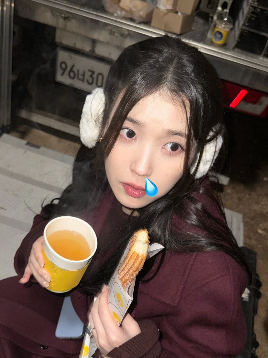 블루밍 2억뷰 기념 베리즈 셀카_2.webp