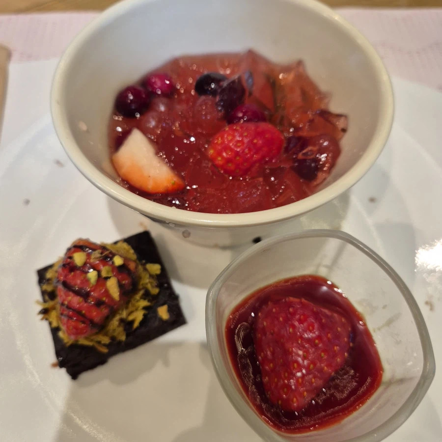 빕스) 2026 딸기시즌_25.webp