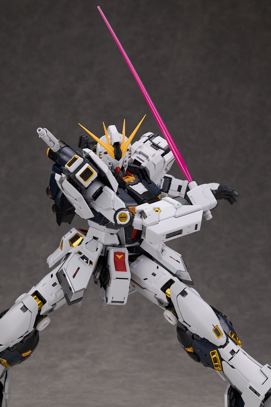 PG 언리쉬드 뉴 건담 해외 리뷰 2: 기믹 & 무장편_67.jpg