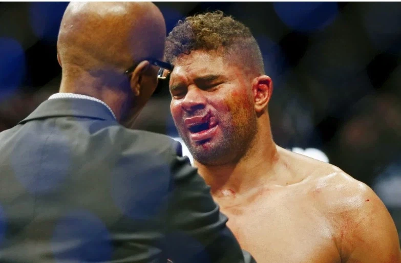 UFC에서 사람을 외모로 판단하면 안되는 이유_12.webp